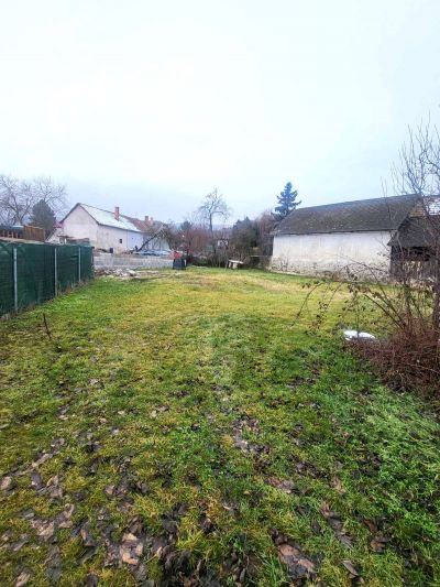 Pozemok na predaj – Beniakovce - 4