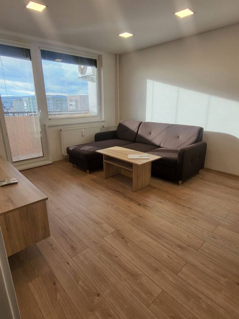 Na prenájom moderný 1,5-izbový byt s klimatizáciou blízko centra Košíc - 1