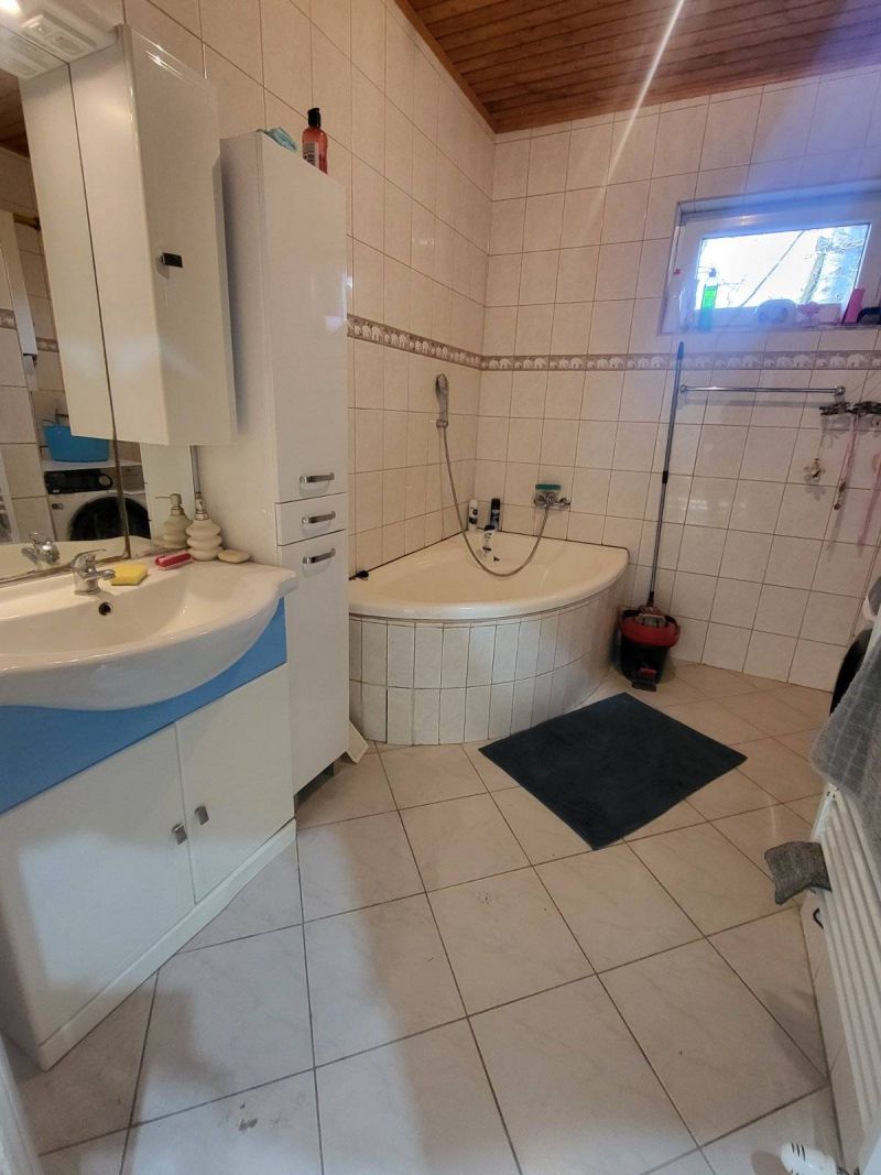 Na predaj rodinný dom pri Šali - 9