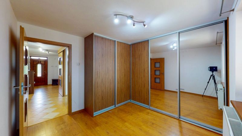 Rodinný dom kompletne zariadený s tepelným čerpadlom - 11